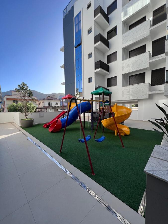 Cobertura Velejar Em Condominio Clube - Com Area De Lazer Governador Celso Ramos Exterior foto